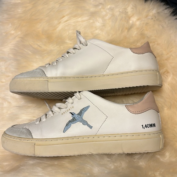 Axel Arigato 1.40MM with blue and silver bird detail. Size 40 EU, 9 US. - Picture 4 of 13